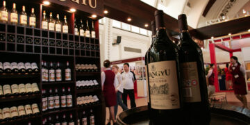 Youthful Buyers Revitalize China’s Struggling Wine Industry