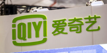 iQiyi Falls Despite 4Q Revenue Rise; Narrows to Annual Loss