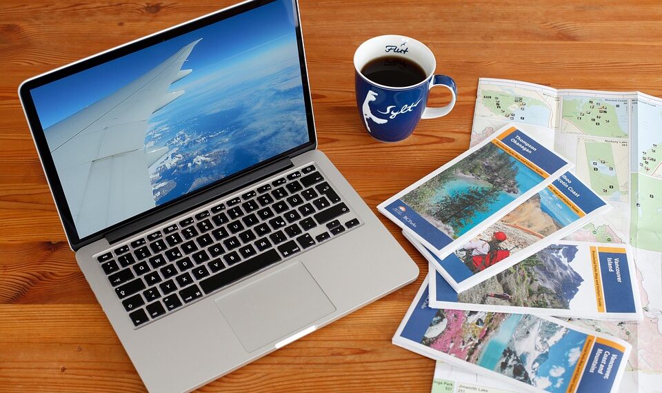 workplace 3705534 960 720.jpg