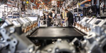 Top Manufacturing Companies

1.  Top car maker in the world → Toyota  
2.  Top p