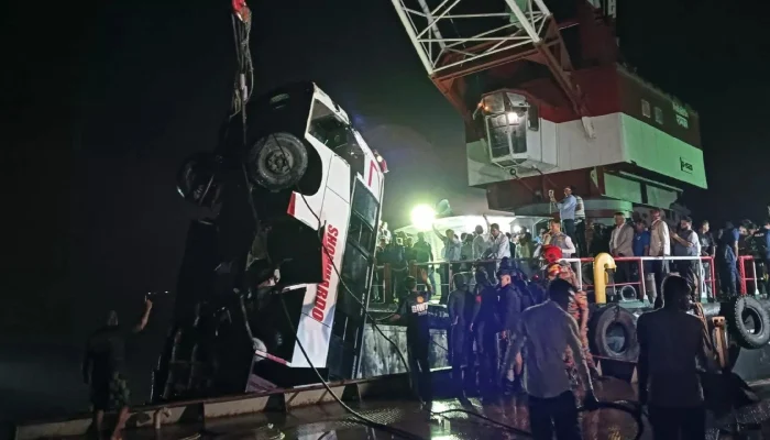 Bus plunges into river in Bangladesh during ferry boarding, 24 lives lost