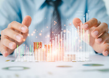 Chief Economists Remain Optimistic on China for 8th Month, Yicai Survey