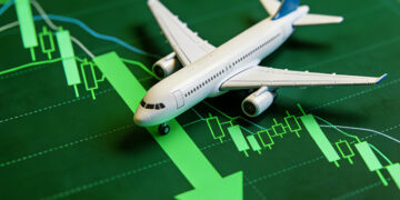 Chinese Airline Stocks Plunge as Oil Surges Above $110