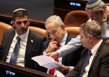 Experts Warn Iran War Threats Endanger Netanyahu’s Political Future