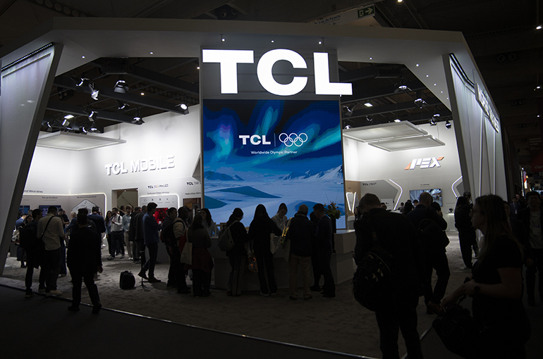 Falling Device Shipments and Rising Storage Costs Slow Panel Sales