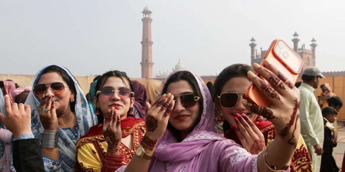 Global Muslims Celebrate Eid ul Fitr with Joy and Unity