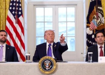 Iran War Spurs 2028 Stakes: Trump Considers Vance vs. Rubio