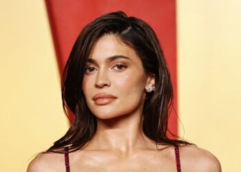 Kylie Jenner Poses Topless in Daring Vanity Fair Photoshoot