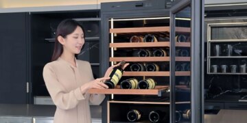 Samsung Made A Booze Fridge With Ai Eye To Handle.jpg