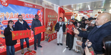 Shanghai Home Inquiries Spike as City Eases Buying Restrictions