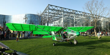 Shanghai's Twin Hills Drone Festival Debuts in Photos