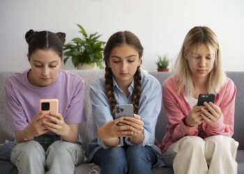 Countries with the Highest Rates of Smartphone Addiction 

1.  China
2.  Saudi A