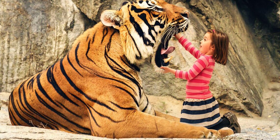 Scientific Names of Common Living Things

1.  Human → Homo sapiens  
2.  Dog → C