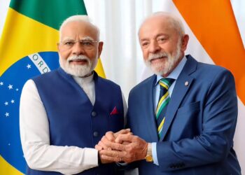 World Leaders From Humble Backgrounds 

1.  Narendra Modi:
Grew up in a poor fam