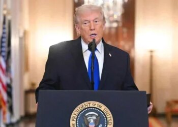 Trump warns of military action if Iran leaves mines in Strait