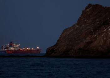 White House denies US Navy escort in Hormuz Strait