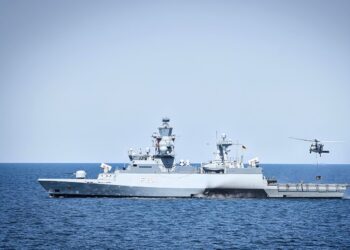 Countries that Control the Most Ocean:

1.  France – 11,691,000 km²
2.  US – 11