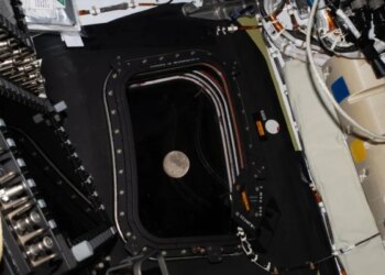 Artemis Astronauts Smashing Space Distance Record.jpg