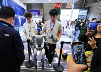 Asia-Pacific Firms Struggle with Workforce Readiness in AI-Driven Transformation