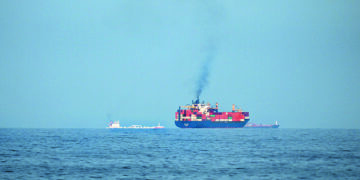 Chinese Forwarders Face Mideast Decline, Costs Soar Amid Hormuz Strait Block