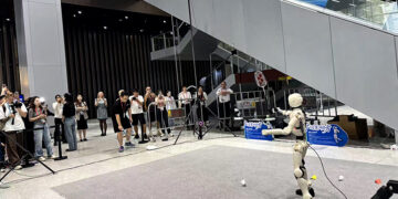 Chinese Robots Shine on Day One of Canton Fair Spring Edition