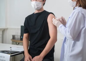 Flu Boosts Heart Attack Risk; Vaccines Offer Protection