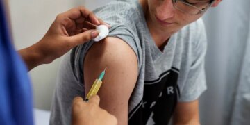 Flu Vaccine May Lower Heart Disease Risk, New Study Finds