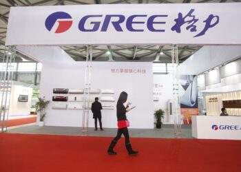Gree’s $1.6B Dividend Boost Sparks Gains Despite 2025 Outlook