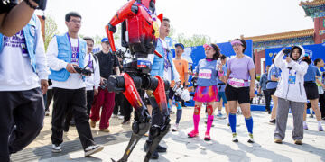 Honor's Robot Sets New Record at Second World Half-Marathon for Androids