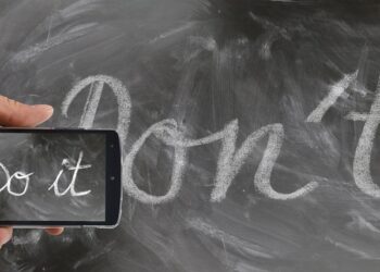 This prompt trick forces AI to stop flattering you and think harder