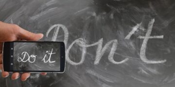 This prompt trick forces AI to stop flattering you and think harder