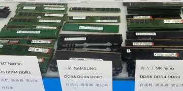 Huaqiangbei Electronics Market Faces Memory Price Drop After Surge