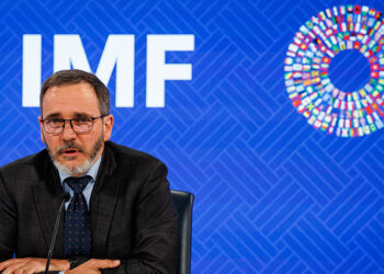 IMF Lowers Global Growth to 3.1% Amid Middle East Tensions
