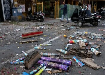 India warehouse fire kills 8: police confirm casualties