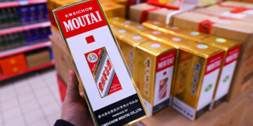 Kweichow Moutai Posts First Profit and Revenue Drop Since 2001