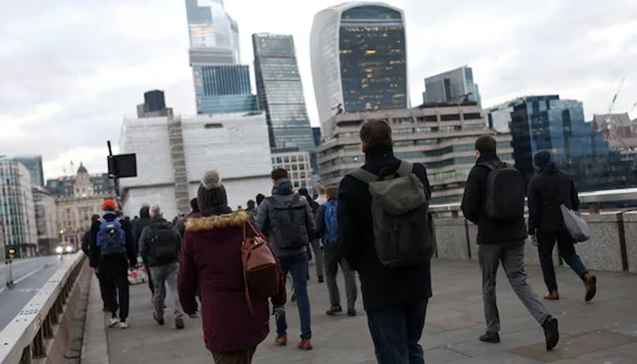 Law Firms Assisting Migrants to Fake LGBTQ Status for UK Asylum: Report