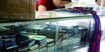 Memory Cost Drop Cuts Used Smartphone Prices in Half