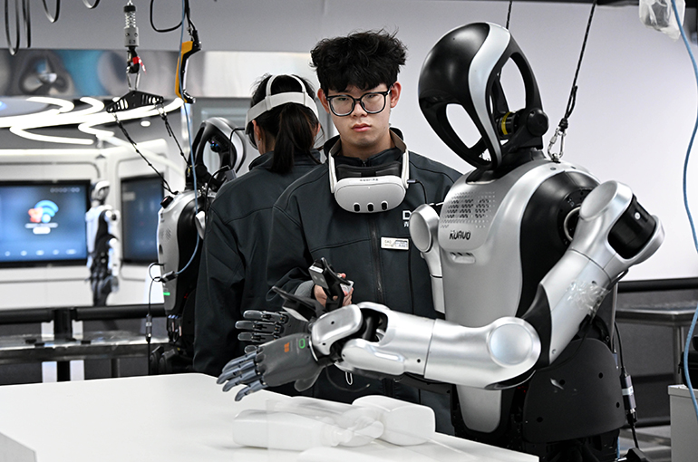 Robots and AI Revolutionize Hazardous Factory Work in China