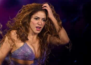 Shakira Faces Backlash for Not Helping Cameraman After Fall