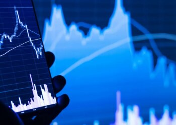 Smartphone Market Falling But Apple Strategy Succeeding