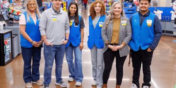 World's Top 25 Largest Companies by Number of Employees

1.  Walmart - 2,100,000