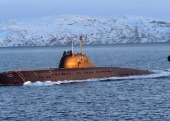 World's Largest Submarine Fleets
1. USA - 70
2. Russia - 63
3. China - 61