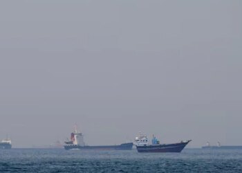 Trump Orders Iran Mine-Layers Sunk Amid Tanker Tensions
