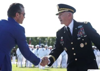 US Army Chief of Staff Ousted, Hegseth Reports Sources