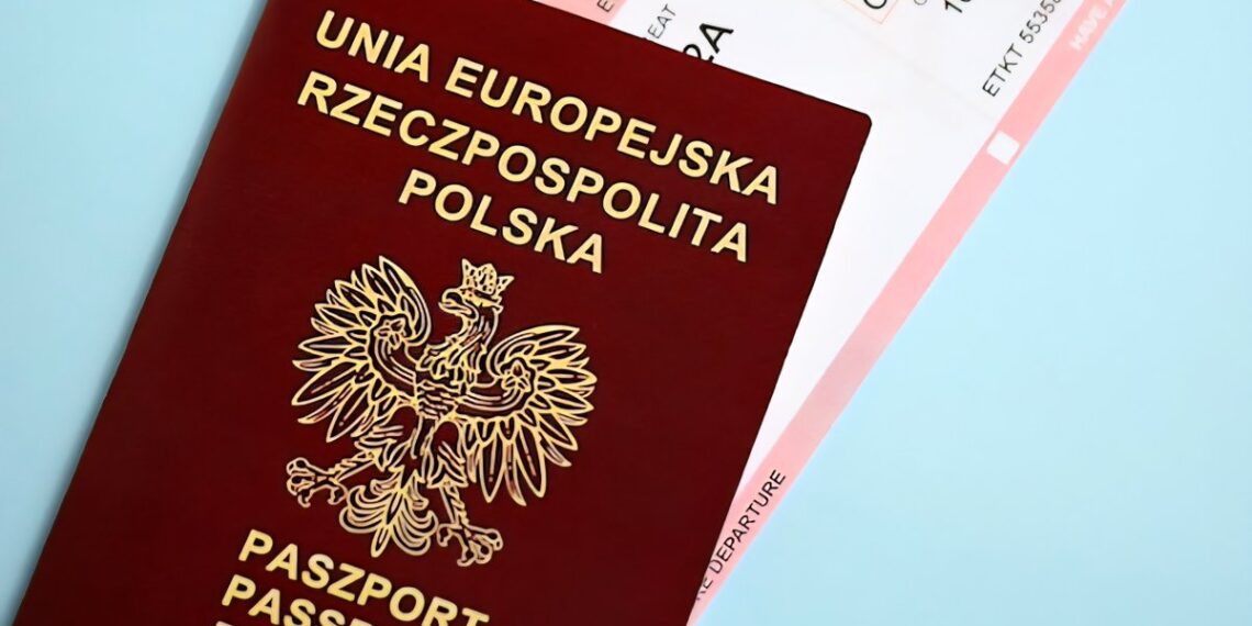 Poland Passport Power Ranking Since 2000:

2000 ➜  Passport Rank: 45th
2001 ➜