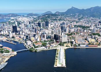 Brazil waives visas for Chinese travelers, boosting flight searches