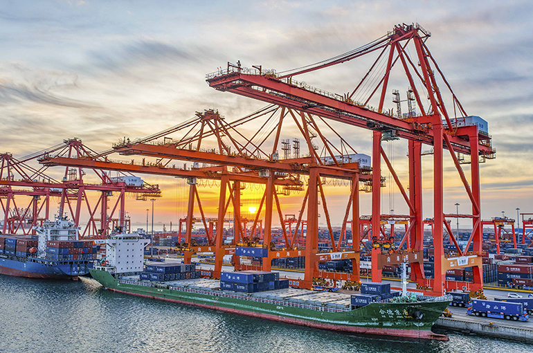 China Hits Record Trade in April Despite Middle East Dip, US and Tech Help