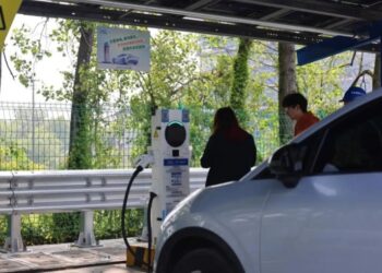 China's Highway NEV Charging Rises 55.6% on May Day Holiday Start