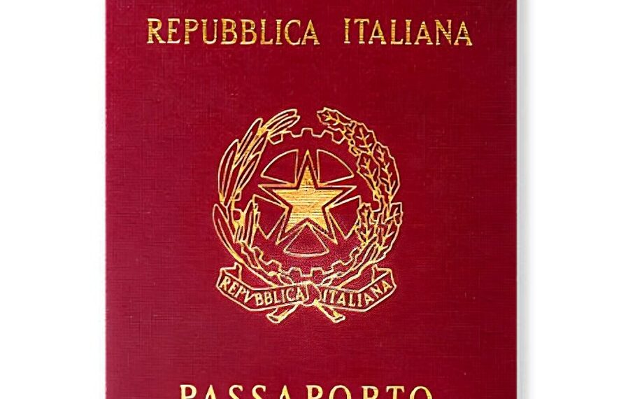 Italy Passport Power Ranking Since 2006:

2006 ➜  Passport Rank: 3rd
2007 ➜  Pa