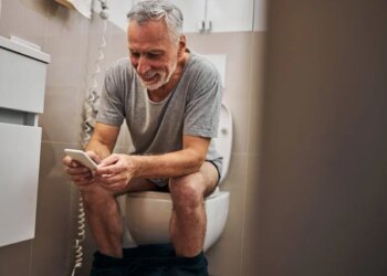 How Your Diet and Phone Use Are Damaging Your Gut More Than You Know